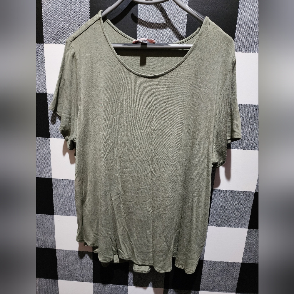 2x Olive Green lightweight short sleeve shirt